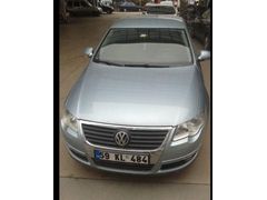 10 yıldır bende. muayne 10 gunluk. togg aldım satıyorum.  süper temiz.  Volkswagen Passat 1.6 FSi Comfortline 2005 Model  348000 km Gri (Gümüş)