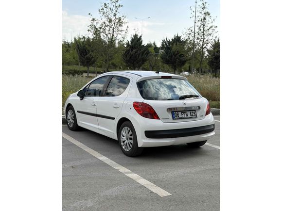 SAHİBİNDEN 178BİN KM HATASIZ 207 1.4HDİ