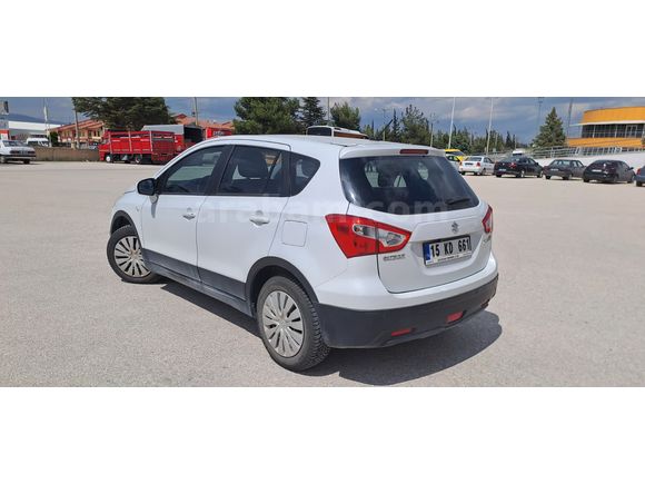Sahibinden Suzuki SX4 S-Cross 1.6 GL 2013 Model 
