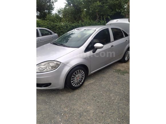 Sahibinden Fiat Linea 1.3 Multijet Pop 2013 Mode yuro 5 Motor.Doblo beye düşük model araçlarla takas olurl