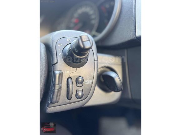 ESİLA MOTORS'DAN 2011 MODEL KANGOO MULTİX 1.5 DCI 0,99 KREDİİİİİ