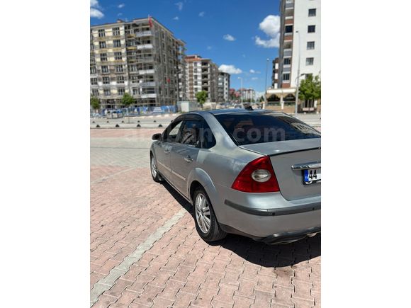 Sahibinden Ford Focus 1.6 TDCi Ghia 2005 Model
