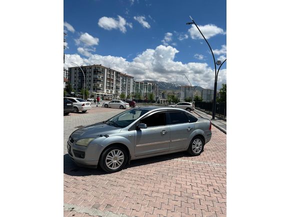 Sahibinden Ford Focus 1.6 TDCi Ghia 2005 Model