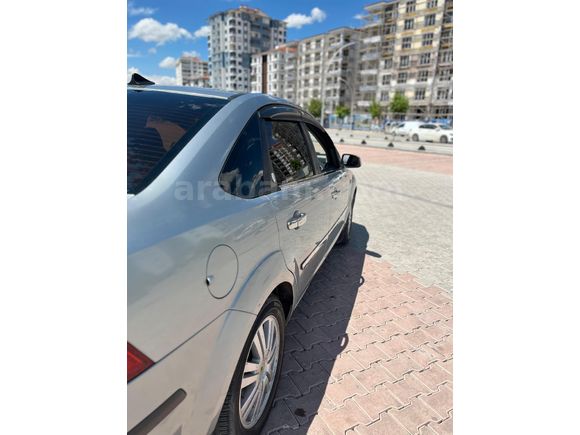 Sahibinden Ford Focus 1.6 TDCi Ghia 2005 Model