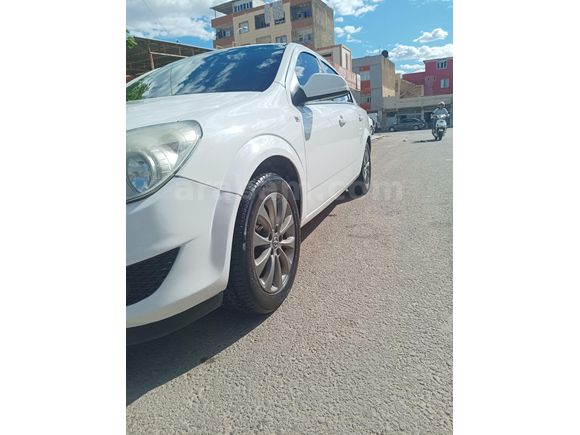 Opel Astra 1.6 Enjoy 111 Yıl 2012 Model  76 Bin Km