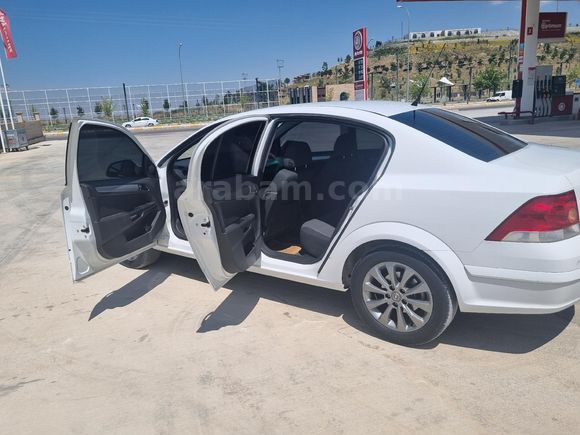 Opel Astra 1.6 Enjoy 111 Yıl 2012 Model  76 Bin Km