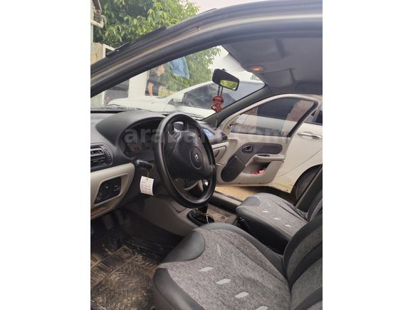 Sahibinden Renault Clio 1.4 Dynamique 2004 Model  202.000 km Bej