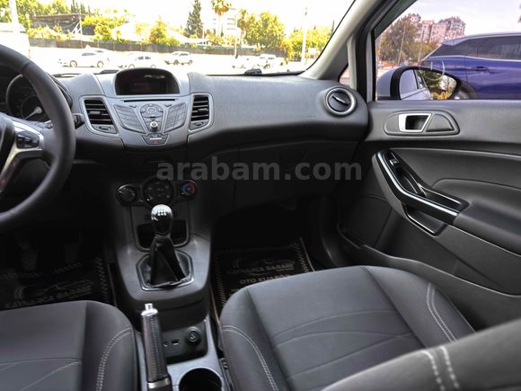 2017 ÇIKIŞLI SERVİS BAKIMLI ÇOK TEMİZ