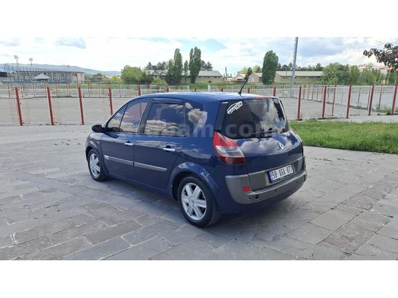Sahibinden Renault Scenic 1.6 Dynamique 2005 Model  249.000 km Lacivert