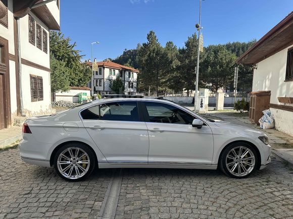 PASSAT B8  CAM TAVANLI