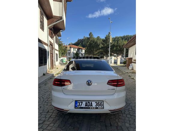 PASSAT B8  CAM TAVANLI