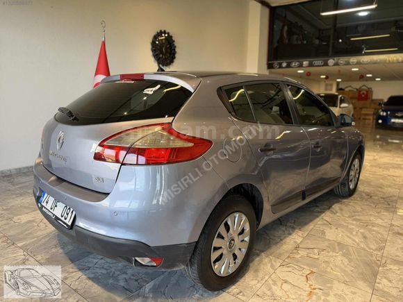 2011 MODEL 1,5 DİZEL MEGANE
