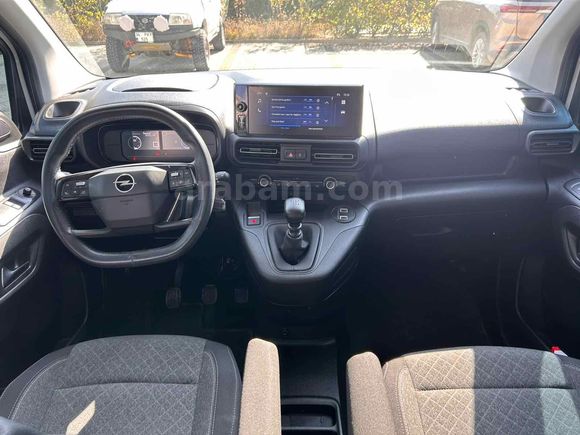 SAHİBİNDEN HATASIZ BOYASIZ 2025 MODEL FATURALI OPEL COMBO