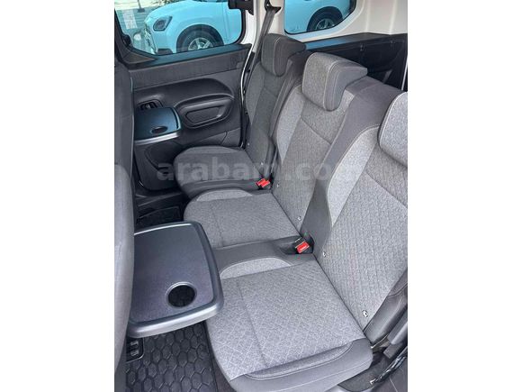 SAHİBİNDEN HATASIZ BOYASIZ 2025 MODEL FATURALI OPEL COMBO