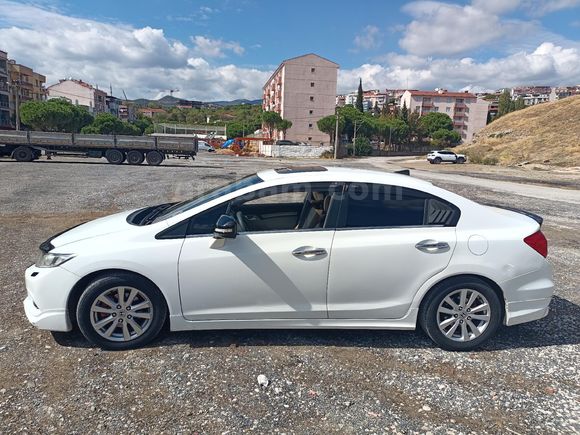 Sahibinden Honda Civic 1.6i VTEC Eco Elegance 2012 Model