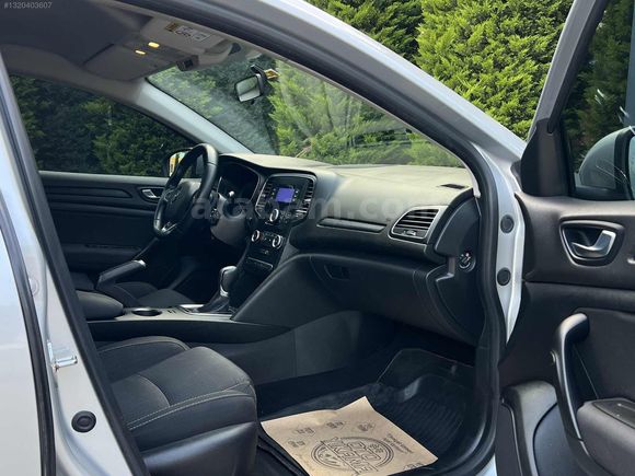 FORS OTOMOTİVDEN megan 1.5 blue DCI Touch paket