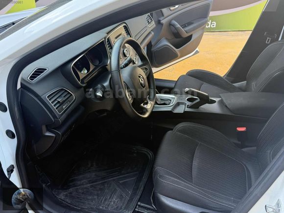 2020 RENAULT MEGANE 1,5 TAÇ FULL SERVİS BAKIMLI KREDİ İMK