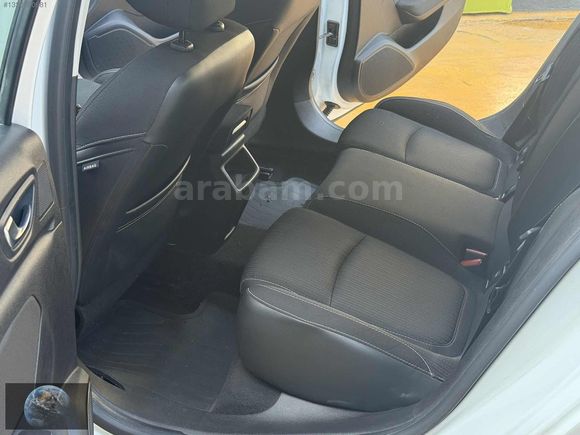 2020 RENAULT MEGANE 1,5 TAÇ FULL SERVİS BAKIMLI KREDİ İMK