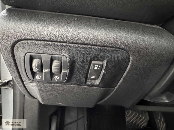 YAZICILAR'DAN 2020 MEGANE 147 BİN KM TOUCH OTOMATİK