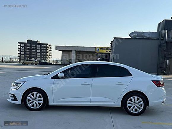 2025 ÇIKIŞLI RENAULT MEGANE 1.5 BLUE DCİ TOUCH