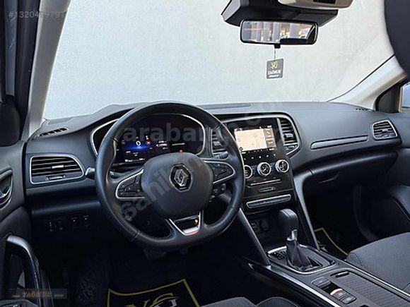 2025 ÇIKIŞLI RENAULT MEGANE 1.5 BLUE DCİ TOUCH
