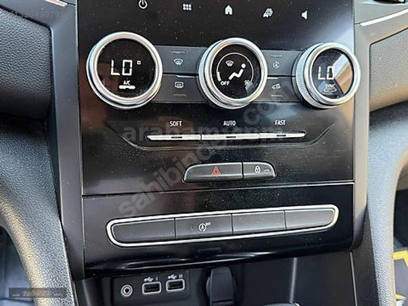 2025 ÇIKIŞLI RENAULT MEGANE 1.5 BLUE DCİ TOUCH