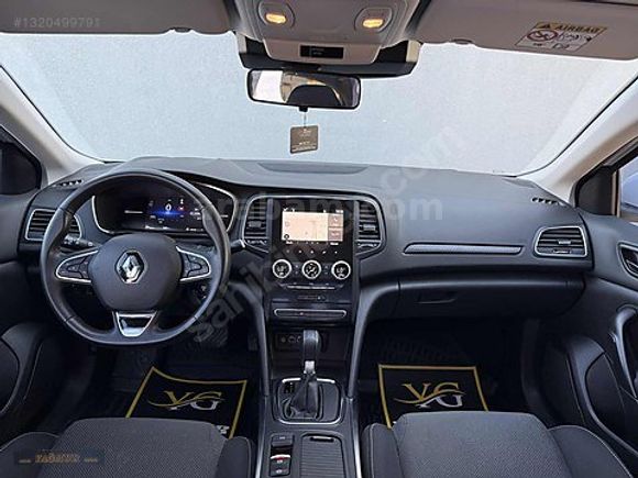 2025 ÇIKIŞLI RENAULT MEGANE 1.5 BLUE DCİ TOUCH