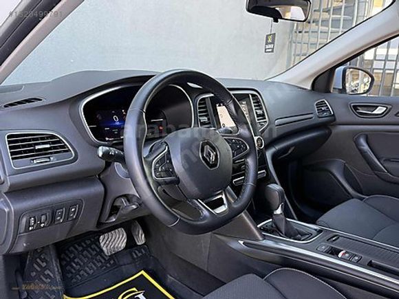 2025 ÇIKIŞLI RENAULT MEGANE 1.5 BLUE DCİ TOUCH
