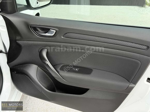 -BSS MOTORS-2020 DİZEL OTOMATİK TOUCH MEGANE 107 BİN KM Y.SERVİS