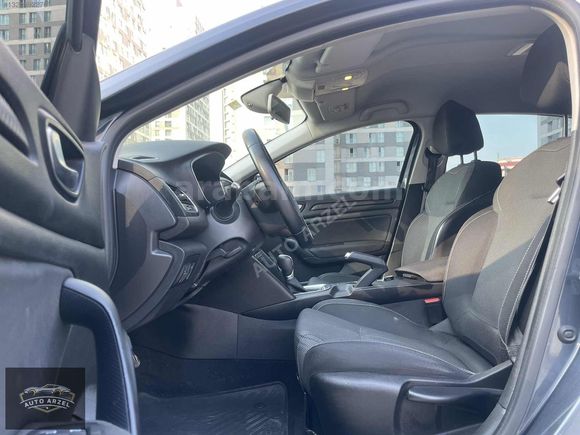 AUTO ARZEL 2022 RENAULT MEGANE 1.5 BLUEDCİ TOUCH 111.000 KM