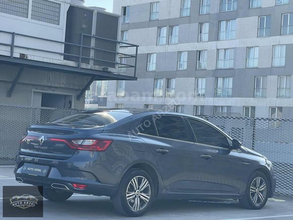 AUTO ARZEL 2022 RENAULT MEGANE 1.5 BLUEDCİ TOUCH 111.000 KM