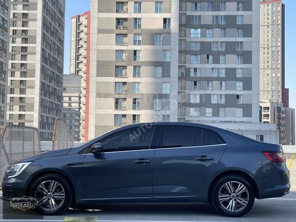 AUTO ARZEL 2022 RENAULT MEGANE 1.5 BLUEDCİ TOUCH 111.000 KM
