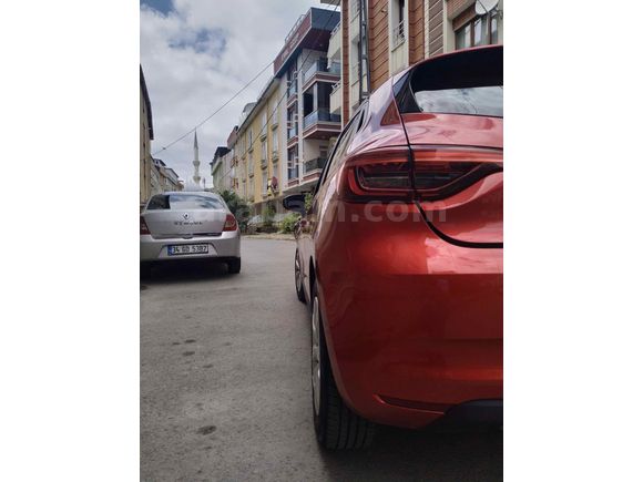 Sahibinden Renault Clio 1.0 SCe Joy 2023 Model 
