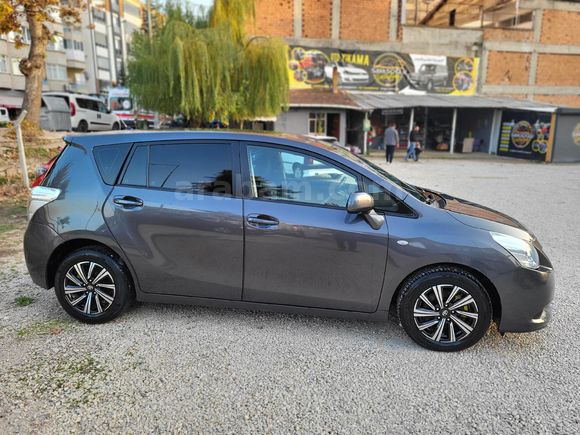 Sahibinden Toyota Verso 2.0 D-4D  2010 Model