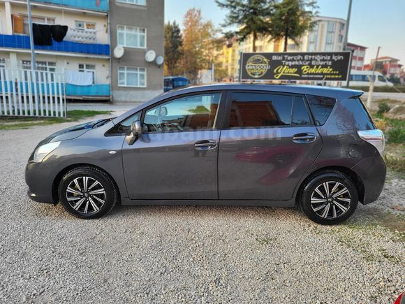 Sahibinden Toyota Verso 2.0 D-4D  2010 Model