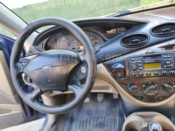 Sahibinden Ford Focus 1.6 Ghia 2001 Model