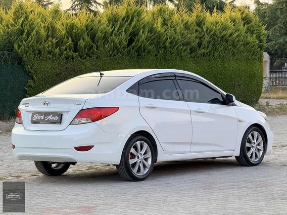 BERK AUTO'DAN-SATILIK-2016 MODEL-OTOMATİK 7-İLERİ ACCENT BLUE