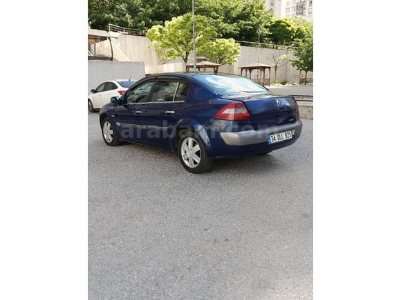 Sahibinden Renault Megane 1.6 Dynamique 2004 Model  330.000 km Lacivert