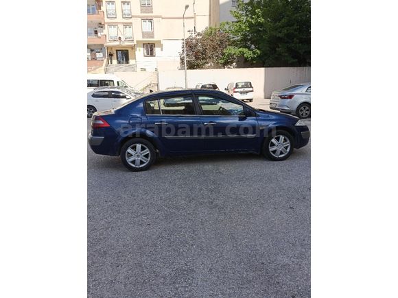 Sahibinden Renault Megane 1.6 Dynamique 2004 Model  330.000 km Lacivert
