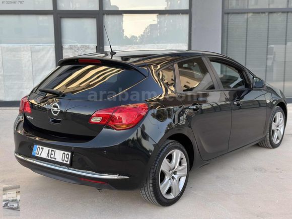 İLK SAHİBİNDEN HATASIZ SERVİS BAKIMLI OPEL ASTRA