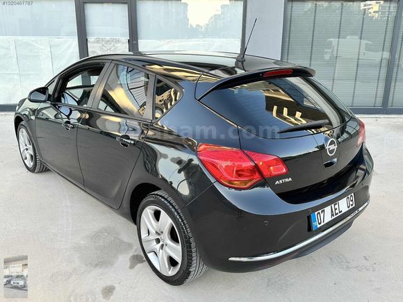 İLK SAHİBİNDEN HATASIZ SERVİS BAKIMLI OPEL ASTRA