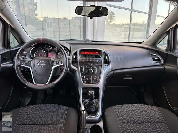 İLK SAHİBİNDEN HATASIZ SERVİS BAKIMLI OPEL ASTRA