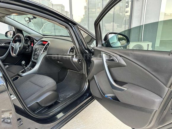 İLK SAHİBİNDEN HATASIZ SERVİS BAKIMLI OPEL ASTRA