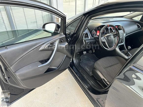 İLK SAHİBİNDEN HATASIZ SERVİS BAKIMLI OPEL ASTRA