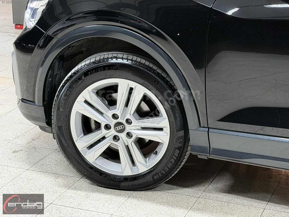ERDAĞ'DAN 2024 AUDİ Q2 35 TFSİ ADVANCED BOYASIZ CAM TAVANLI