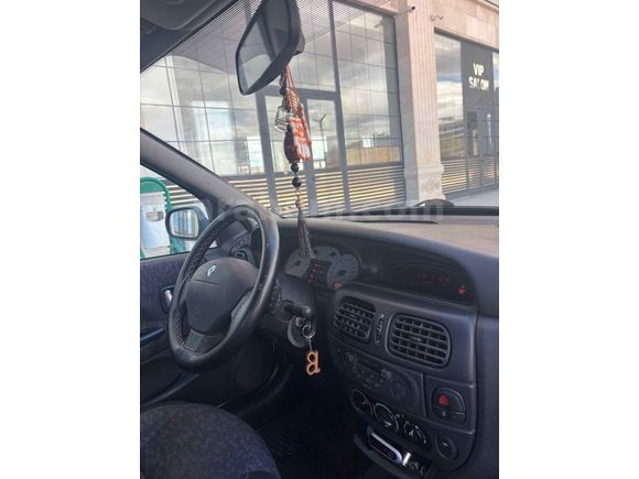 Sahibinden Renault Megane 1.6 Dynamique 2003 Model 