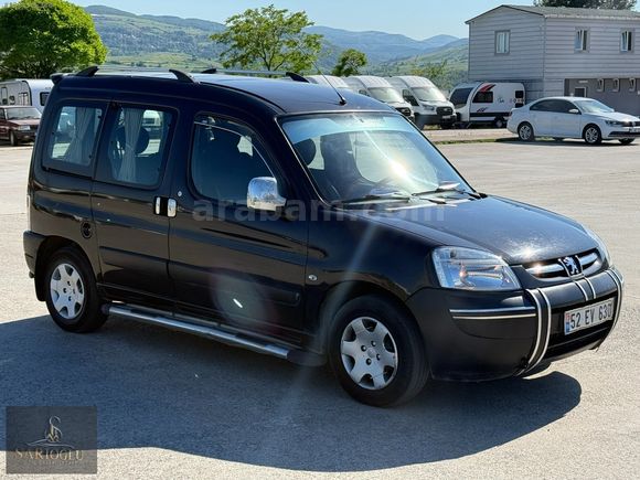 130 BİN KM DE ÇİFT SÜRGÜ BAGAJ TEK KAPI KLİMALI PARTNER