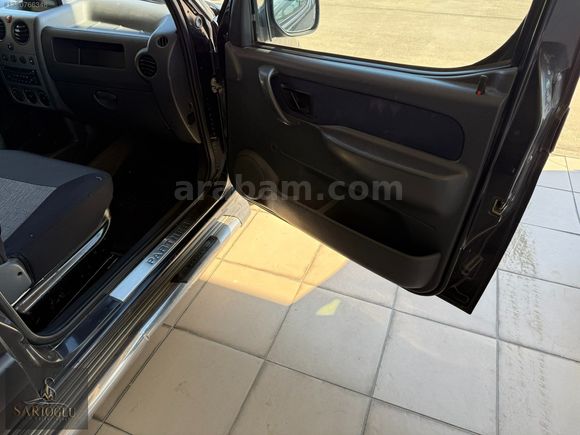 130 BİN KM DE ÇİFT SÜRGÜ BAGAJ TEK KAPI KLİMALI PARTNER