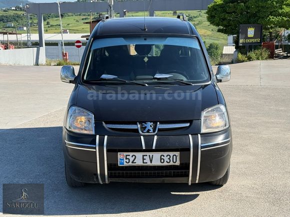 130 BİN KM DE ÇİFT SÜRGÜ BAGAJ TEK KAPI KLİMALI PARTNER