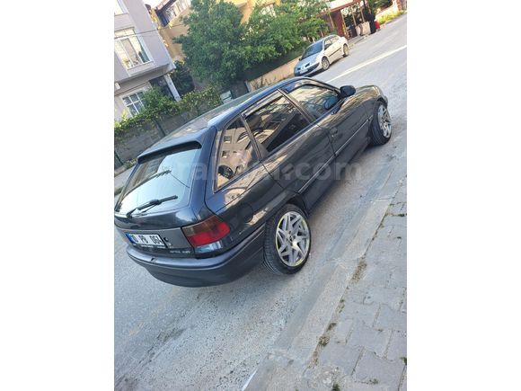 Sahibinden Opel Astra 1.6 100.Yıl 2000 Model  294.000 km Siyah